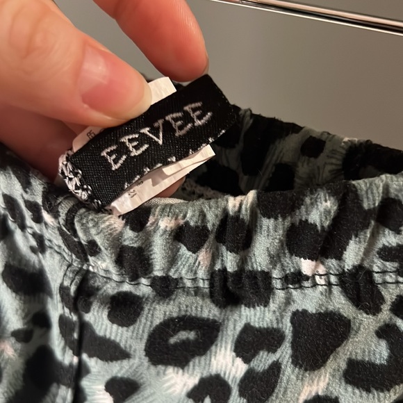 Snow Leopard athletic leggings - Picture 4 of 6